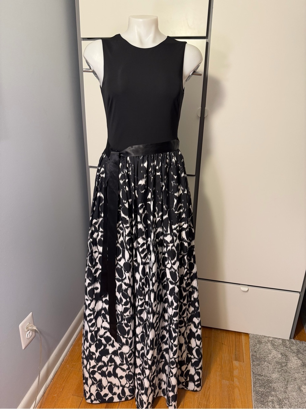 Aidan Mattox Black Sleeveless Bodice with Black & White Printed Maxi Skirt